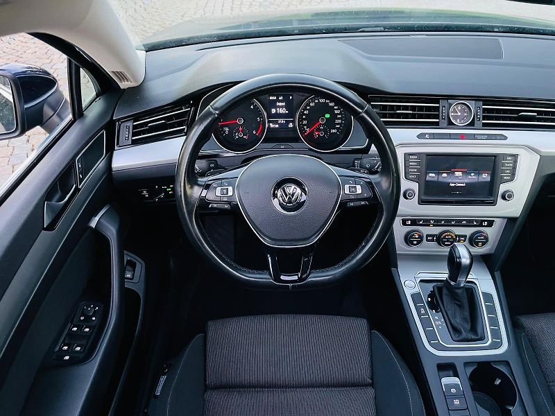 Volkswagen Passat 2.0TDI AUTOMAT KAMERY SERVISKA - fotka 24 z 49