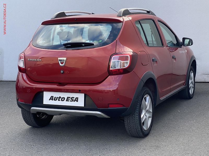Dacia Sandero (2014) 0.9 TCe, Stepway, AC, park - fotka 4 z 18