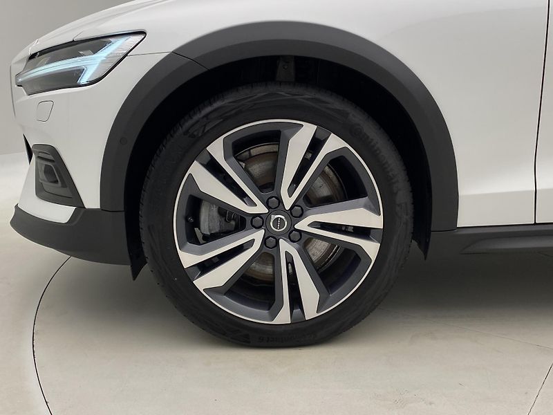 Volvo V60 CC B5 AWD BRIGHT PLUS AUT  - fotka 37 z 45