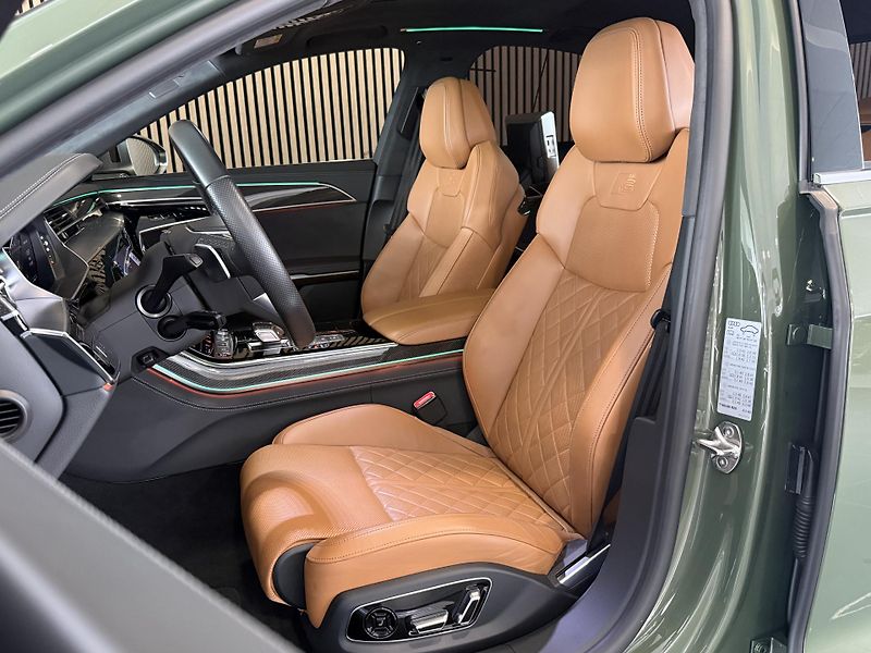 Audi S8 B&O-Adv. Carbon Matrix Pano TV - fotka 9 z 52