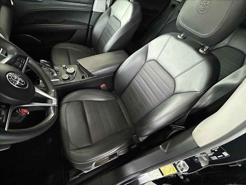 Alfa Romeo Stelvio 2,2   JTD 132kW,AUTOMAT,SERVIS - fotka 25 z 30
