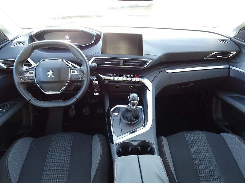 Peugeot 3008 (2017) ACTIVE 1.6 BlueHDi 120k MAN6 - fotka 21 z 47