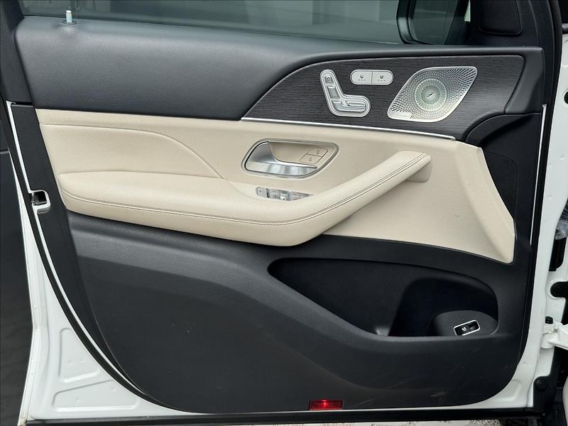 Mercedes-Benz GLE 2,0 300d 4MATIC 200KW ČR DPH - fotka 32 z 36