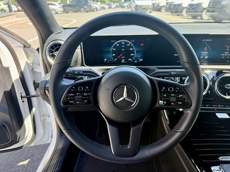 Mercedes-Benz Třídy A (2019) 180 d - fotka 16 z 31