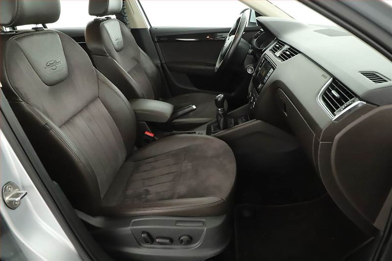 Škoda Octavia (2017) Laurin&Klement 1.8 TSI, Kůže - fotka 7 z 17