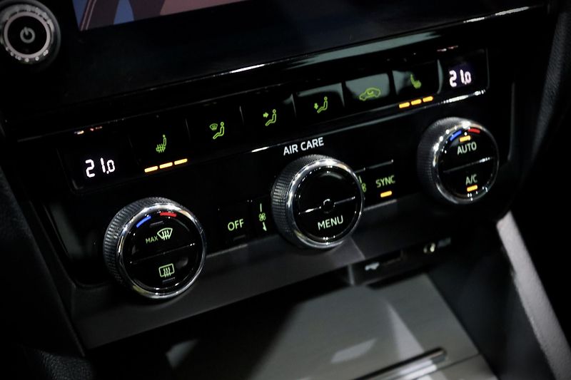 Škoda Octavia 3 FL Combi 1.4 TSI 110 kW - fotka 29 z 31