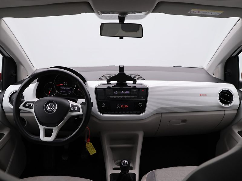 Volkswagen up! 1,0 TSI 66kW Beats CZ - fotka 19 z 26