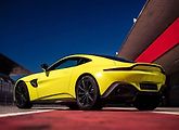 Aston Martin Vantage Lime Essence 2019