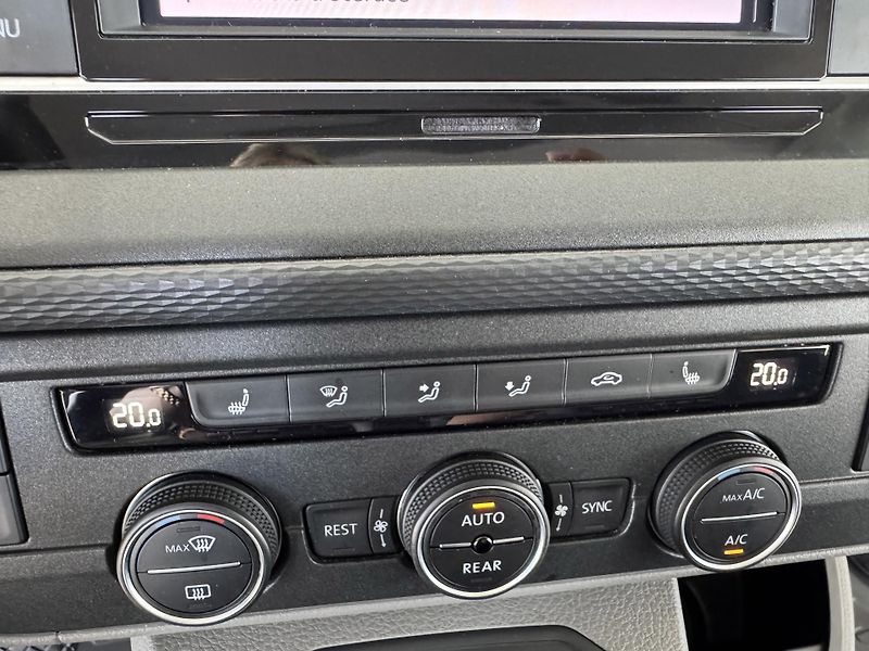 Volkswagen Caravelle 2,0TDI DSG*LONG*REZERVACE! - fotka 22 z 34