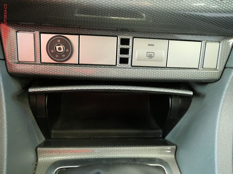 Ford Focus (2009) 2.0i, AC - fotka 17 z 18