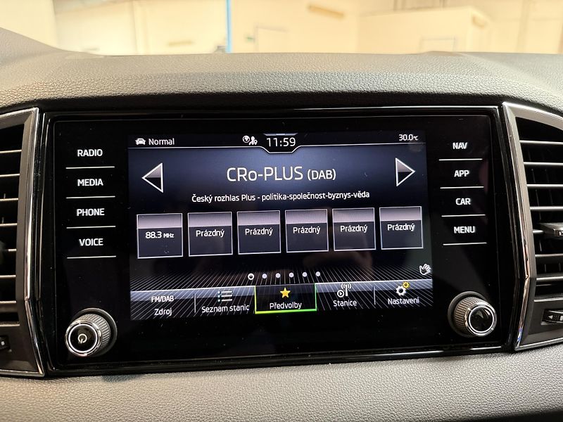 Škoda Karoq 1.5 TSI 110kW Top Selection DS - fotka 7 z 20
