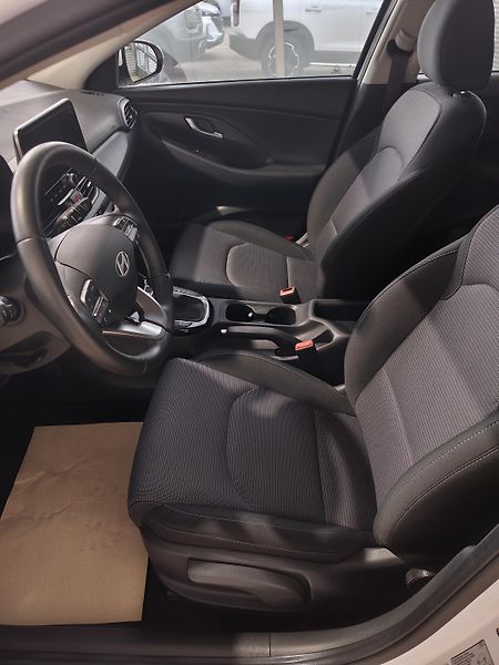Hyundai i30 (2024) 1.5i 71kW MT Comfort - fotka 9 z 20