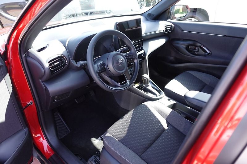 Toyota Yaris Cross 1,5 HEV Style - fotka 11 z 33