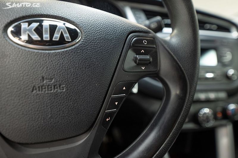 Kia Ceed 1.4 CVVT 74 kW serv.kniha - fotka 16 z 27