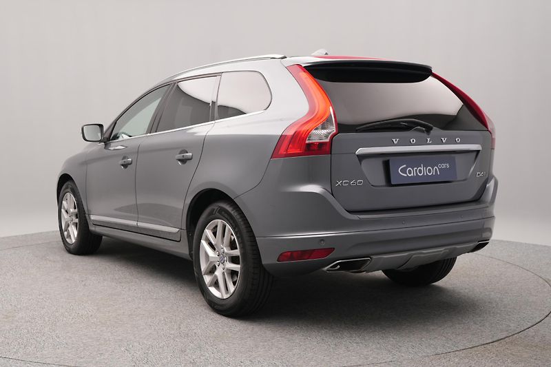 Volvo XC60 D4 AWD SUMMUM AUT - fotka 8 z 46