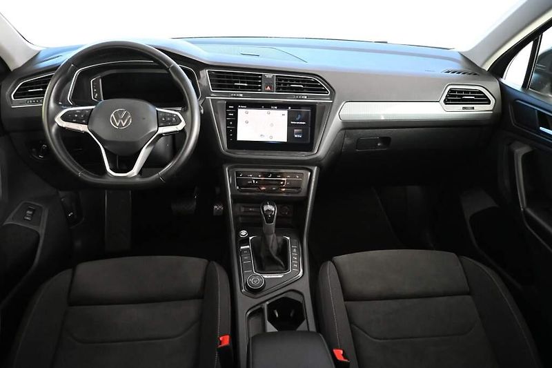 Volkswagen Tiguan (2023) 2.0 4MOTION LED DSG Life ACC T - fotka 12 z 37
