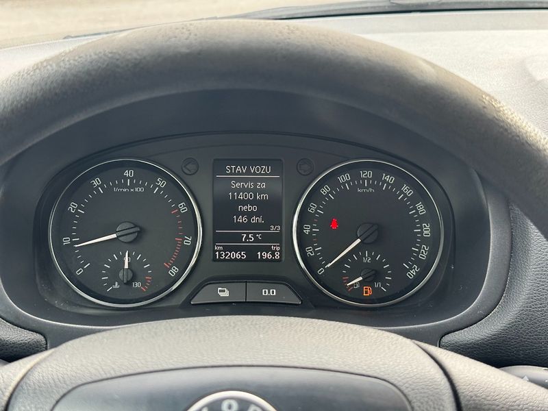 Škoda Fabia (2012) Family + 1.2 TSI 63kW - fotka 21 z 33