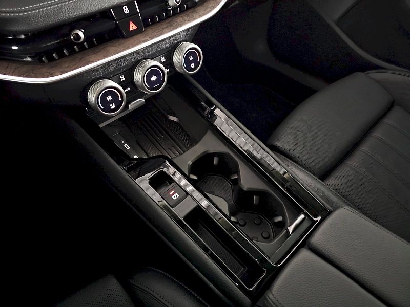 Škoda Superb (2024) 2.0TDI 142kW 4x4 DSG LAURIN A - fotka 25 z 30