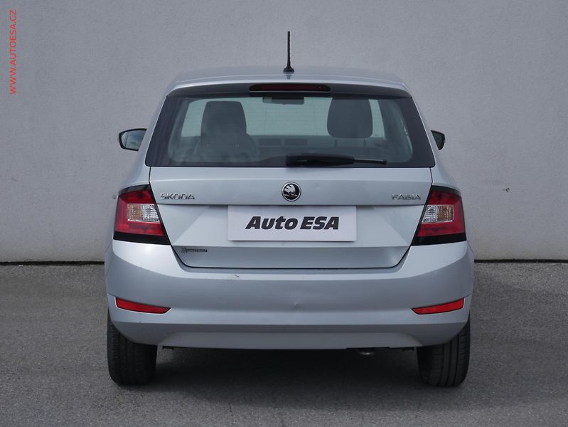 Škoda Fabia (2019) 1.0i, ČR, Active - fotka 5 z 16