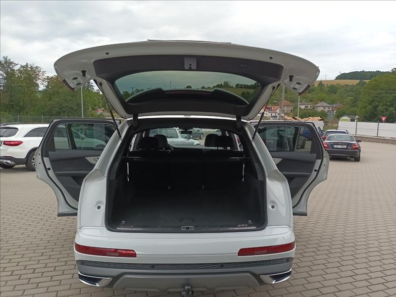 Audi Q7 3,0 55 TFSI S-LINE 250 kW,ČR, - fotka 19 z 42