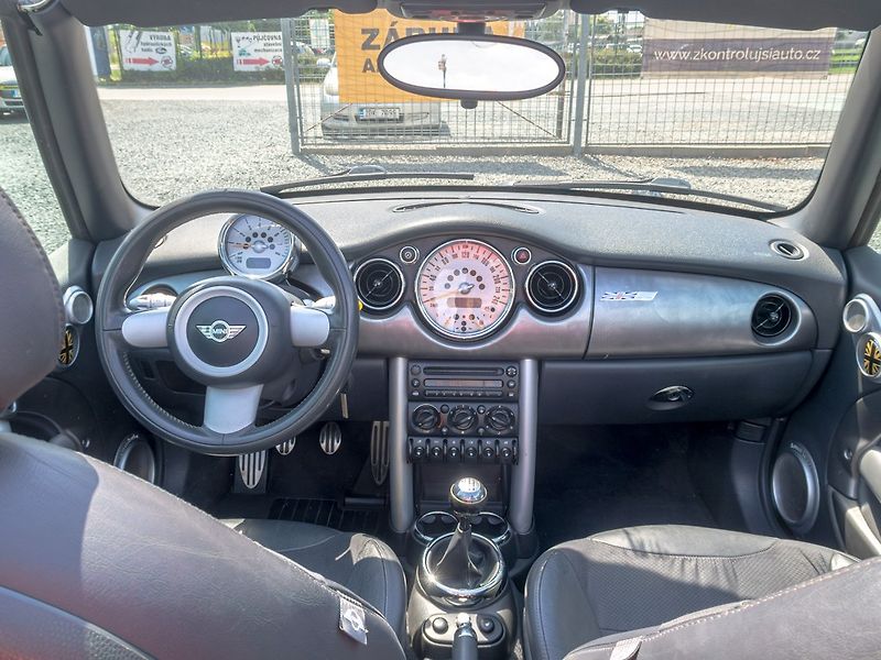 Mini Cooper S (2005) 1.6T 125KW – HARMAN KARDON - fotka 11 z 37