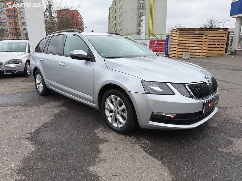 Škoda Octavia 1.6 TDi DSG - fotka 4 z 32