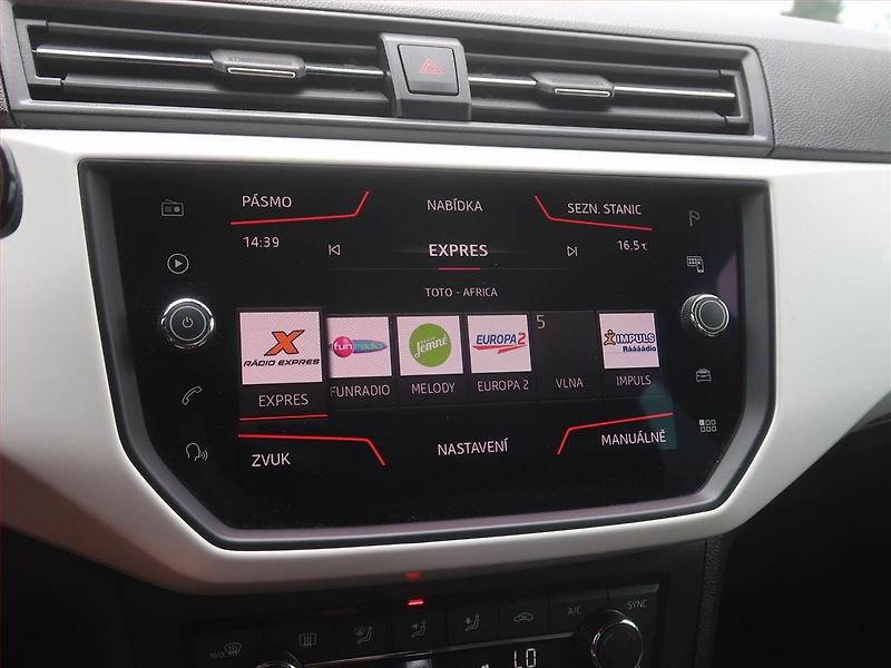 Seat Arona (2019) 1.6 TDI, Automat, Navi - fotka 12 z 20