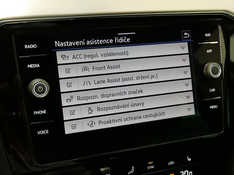 Volkswagen Passat - fotka 18 z 25