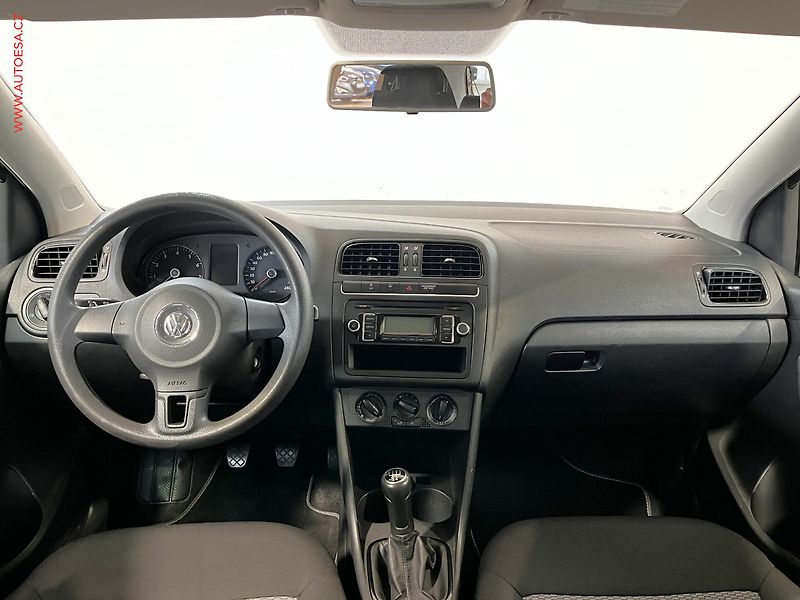 Volkswagen Polo (2010) 1.2 HTP, AC - fotka 8 z 13