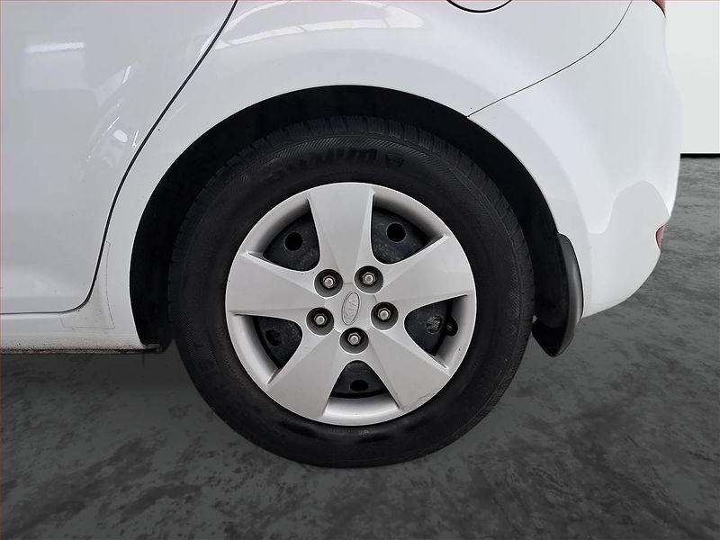 Kia Ceed (2012) 1.6 CRDi, po STK, zamluveno - fotka 14 z 16