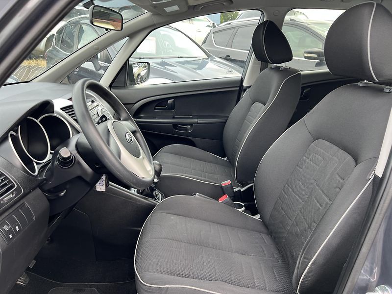 Kia Venga 1.4CVVT 66kw  KLIMA PANORAMA - fotka 9 z 38