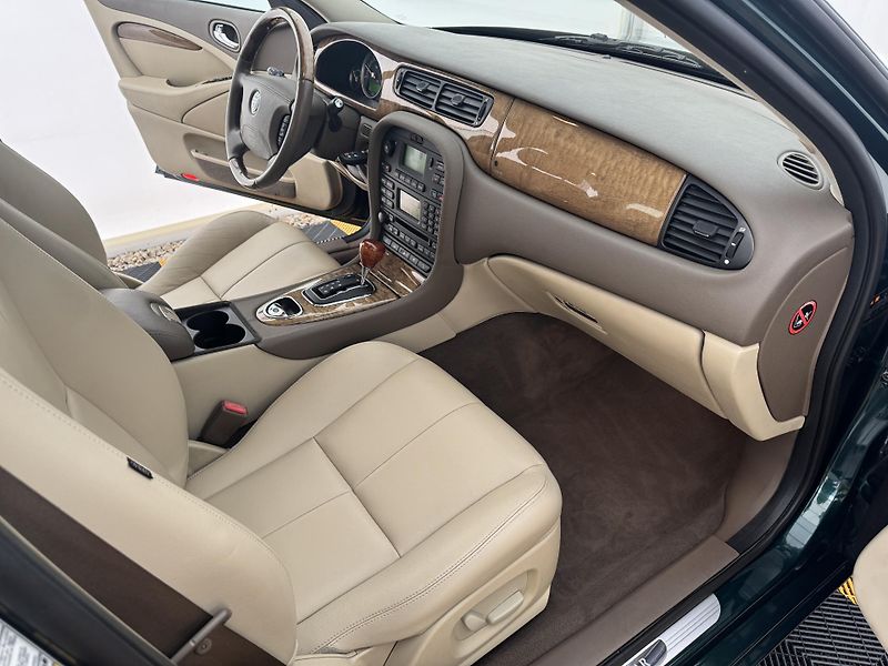 Jaguar S-Type 2.7d*152kw*AUT*CZ* - fotka 15 z 29