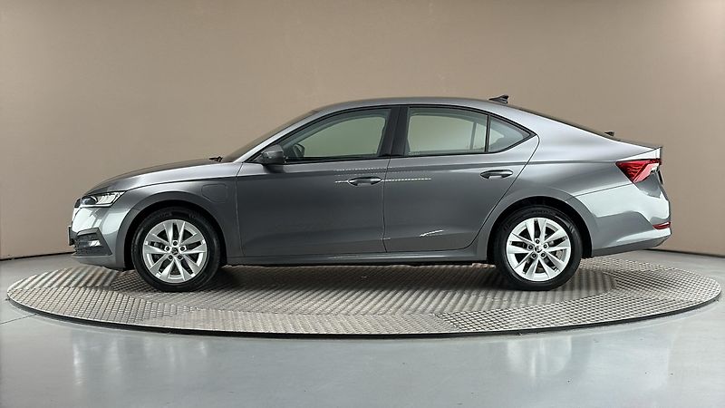 Škoda Octavia 1.4 TSI iV DSG Ambition - fotka 4 z 27
