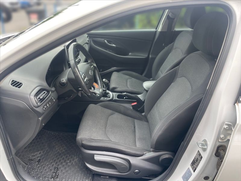 Hyundai i30 1,5 T-GDI Smart - fotka 7 z 11