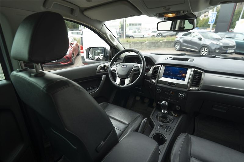 Ford Ranger 2,0 EcoBlue 4WD DOUBLE CAB ČR - fotka 15 z 37