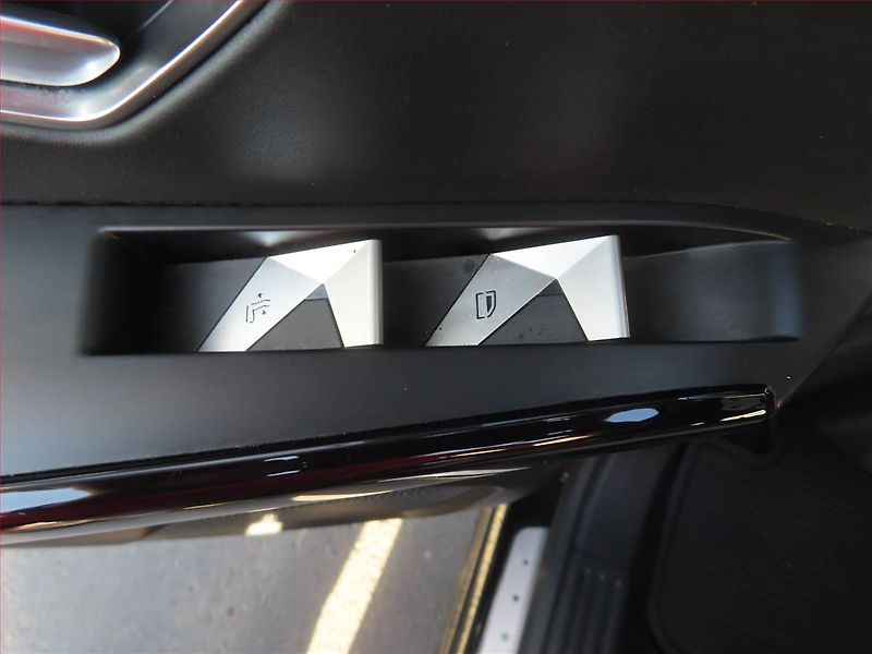 DS Automobiles DS7 Crossback (2020) Rivoli 2.0 BlueHDI, Automat - fotka 20 z 27