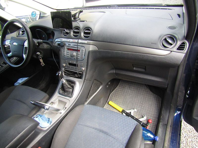 Ford Galaxy (2007) 2.0 TDCi 96kW - fotka 14 z 34