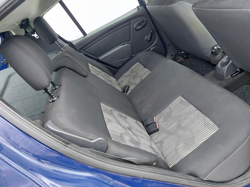 Dacia Sandero (2009) 1.2i-16v - fotka 17 z 25
