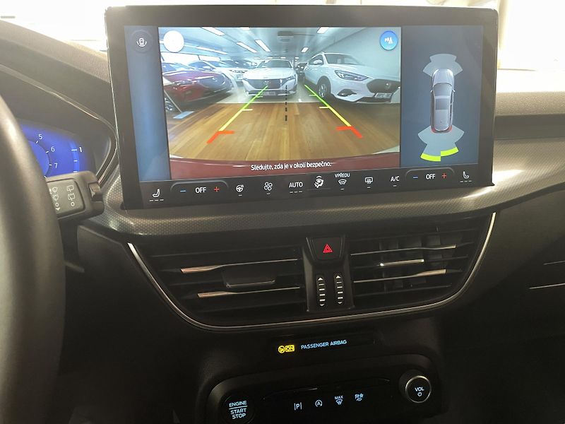 Ford Focus 1.0 EcoBoost  Active X AT, ČR - fotka 17 z 29