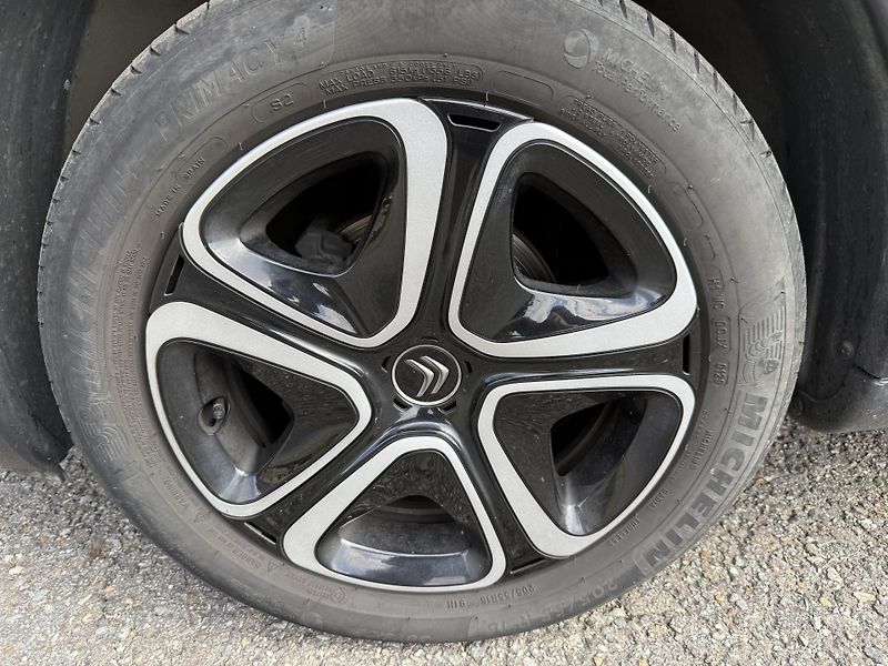 Citroën C4 Cactus 1,5HDI 75 kW - fotka 19 z 20