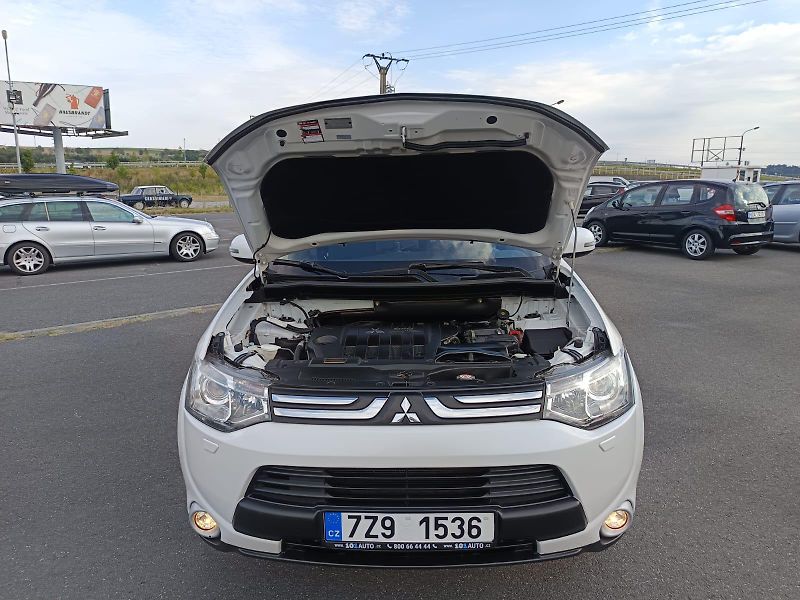 Mitsubishi Outlander (2013) - fotka 3 z 24