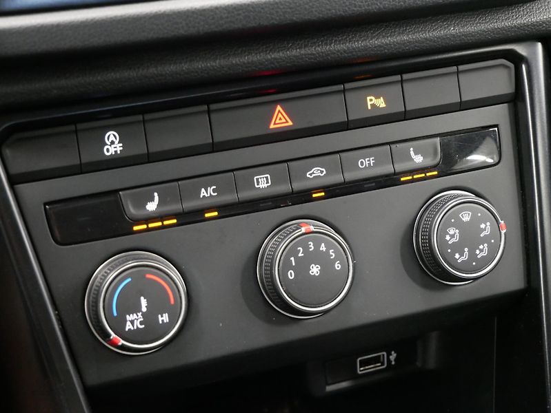 Volkswagen T-Roc - fotka 20 z 24