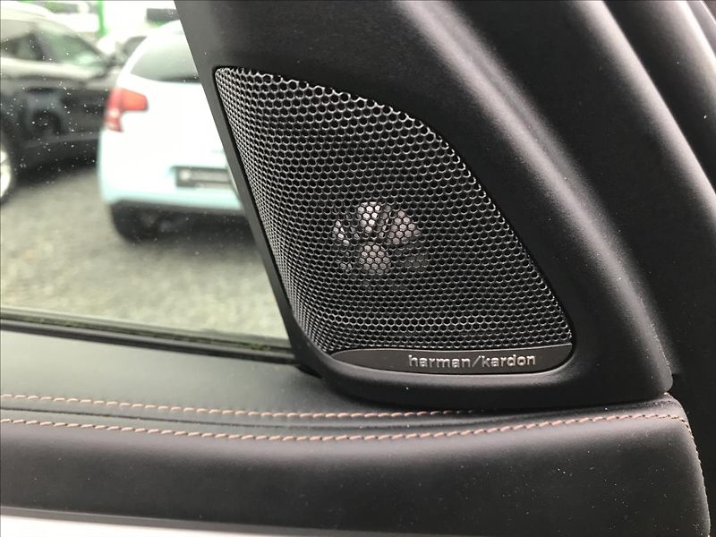 BMW X6 3,0    KV21) xDrive30d - fotka 15 z 22