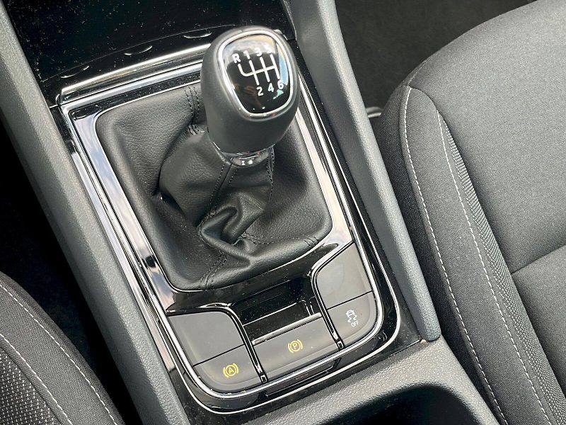Škoda Karoq (2025) Drive 1,5TSI / 110kW M6F - fotka 24 z 29