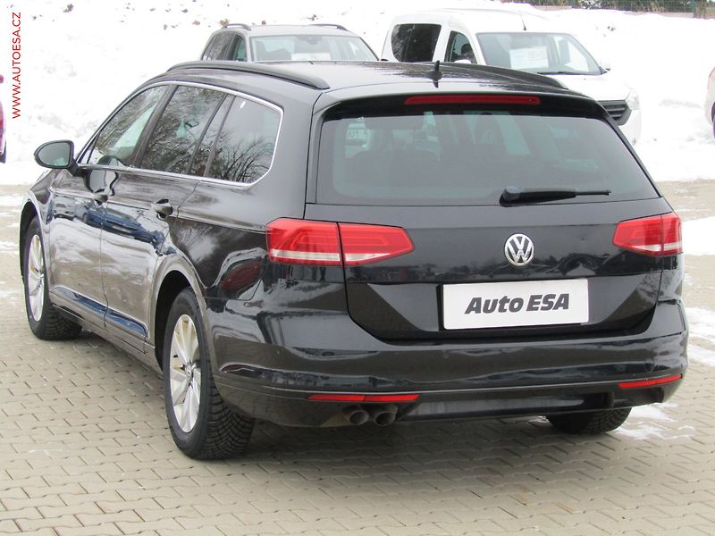 Volkswagen Passat (2015) 2.0TDi, Comfortline, DSG, LED - fotka 6 z 22