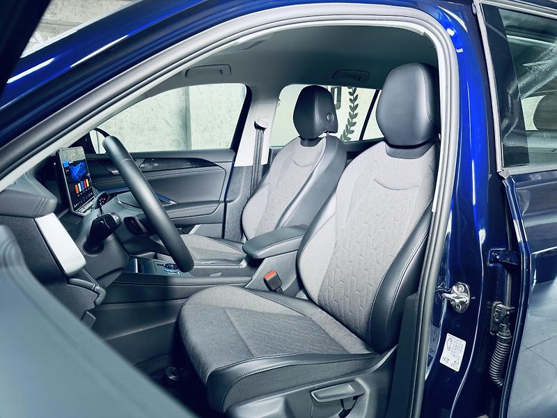Volkswagen Tayron (2025) 2.0*TDi*4M*ZÁRUKA*REZERVACE - fotka 17 z 32