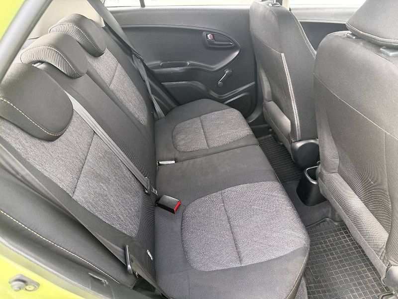 Kia Picanto (2011) 1.0 CVVT 51 kW Active - fotka 16 z 20