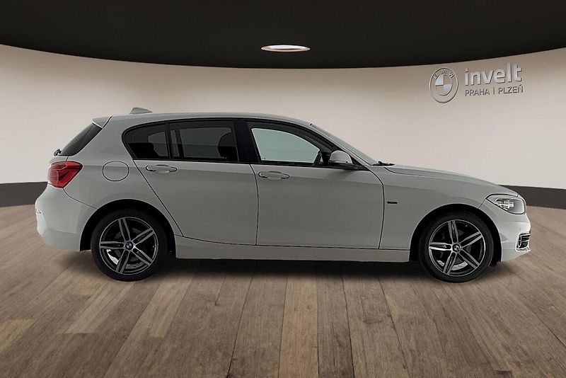 BMW Řada 1 118d xDrive - fotka 2 z 13