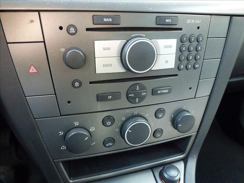Opel Vectra 1,9 CDTi Wagon Station - fotka 31 z 44