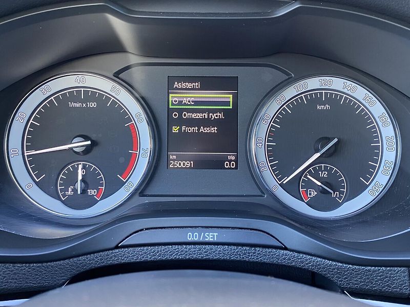 Škoda Karoq 1,5 TSI 110 kW Style - fotka 9 z 28